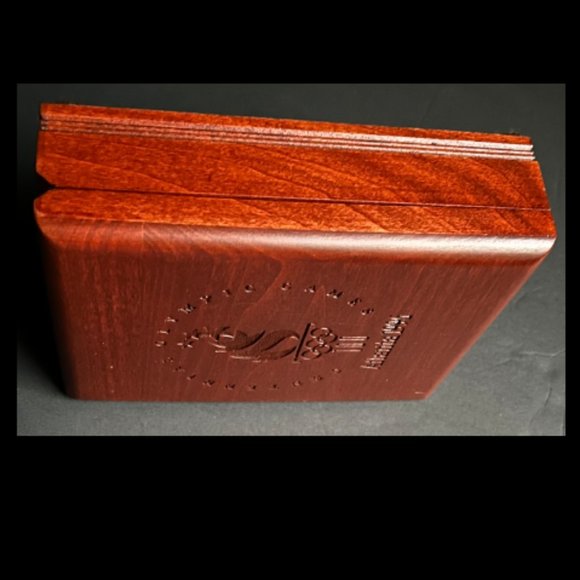 1996 Atlanta Olympic Athlete Winner's Medal Presentation Box - Picture 4 of 5